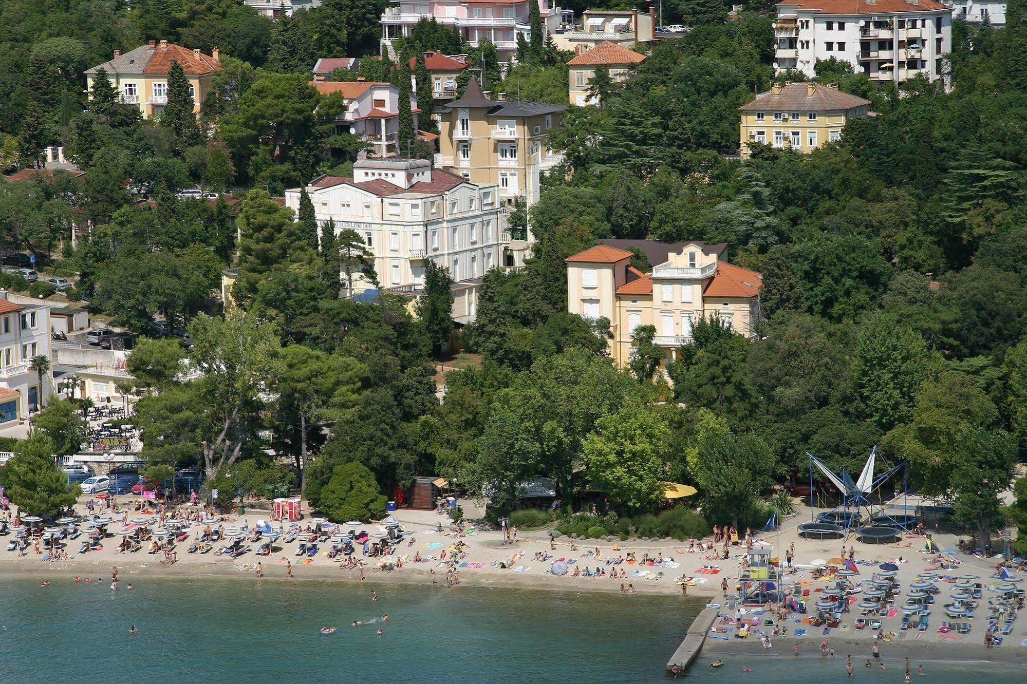 Hotel Vila Ruzica- Glavna Zgrada I Depandanse Crikvenica Exterior photo